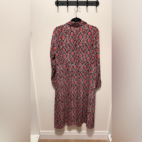 Long sleeve animal print dress - Picture 3 of 3